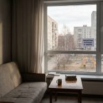 Apartment_living_space_with_window_202606200924_2.jpeg